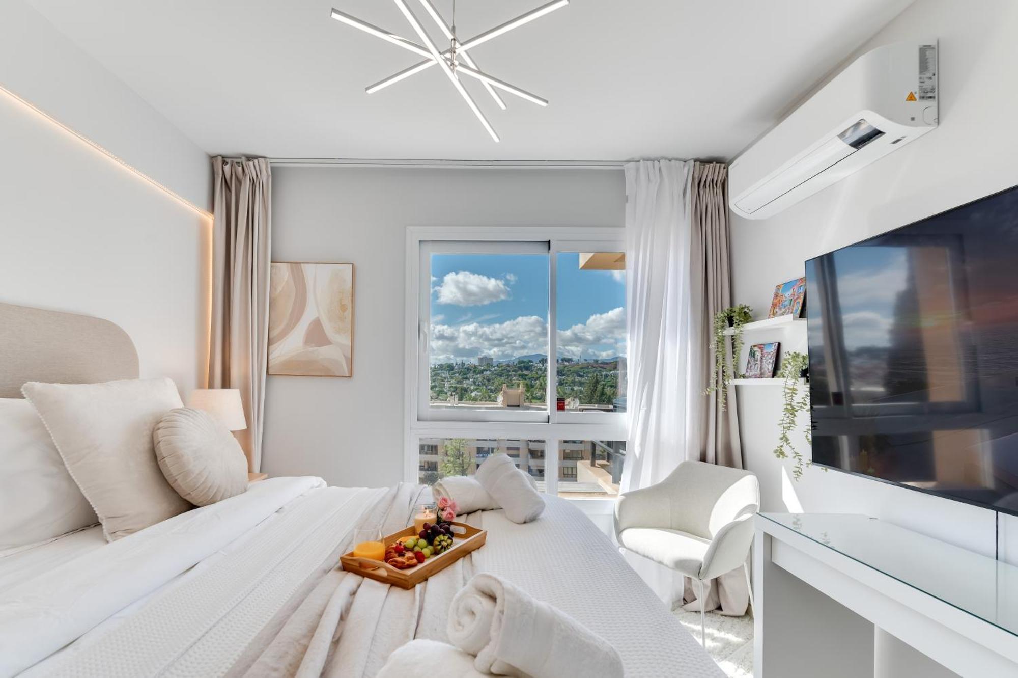 Apartemen Newly Renovated Sunlit 3bdrm With Stunning Views