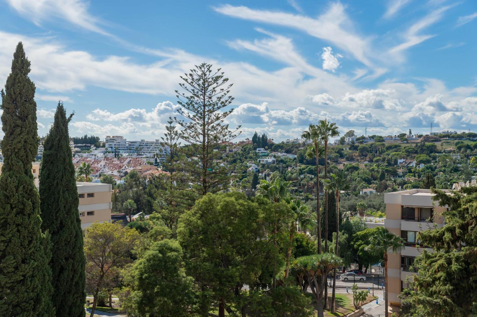Newly Renovated Sunlit 3bdrm With Stunning Views Marbella