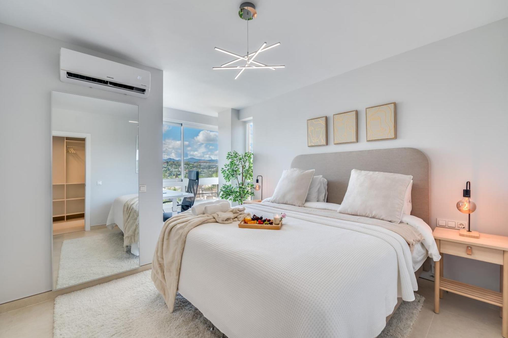 Newly Renovated Sunlit 3bdrm With Stunning Views * Marbella
