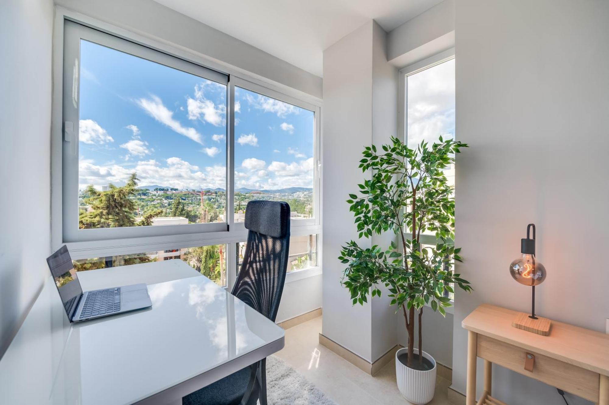 Newly Renovated Sunlit 3bdrm With Stunning Views Marbella